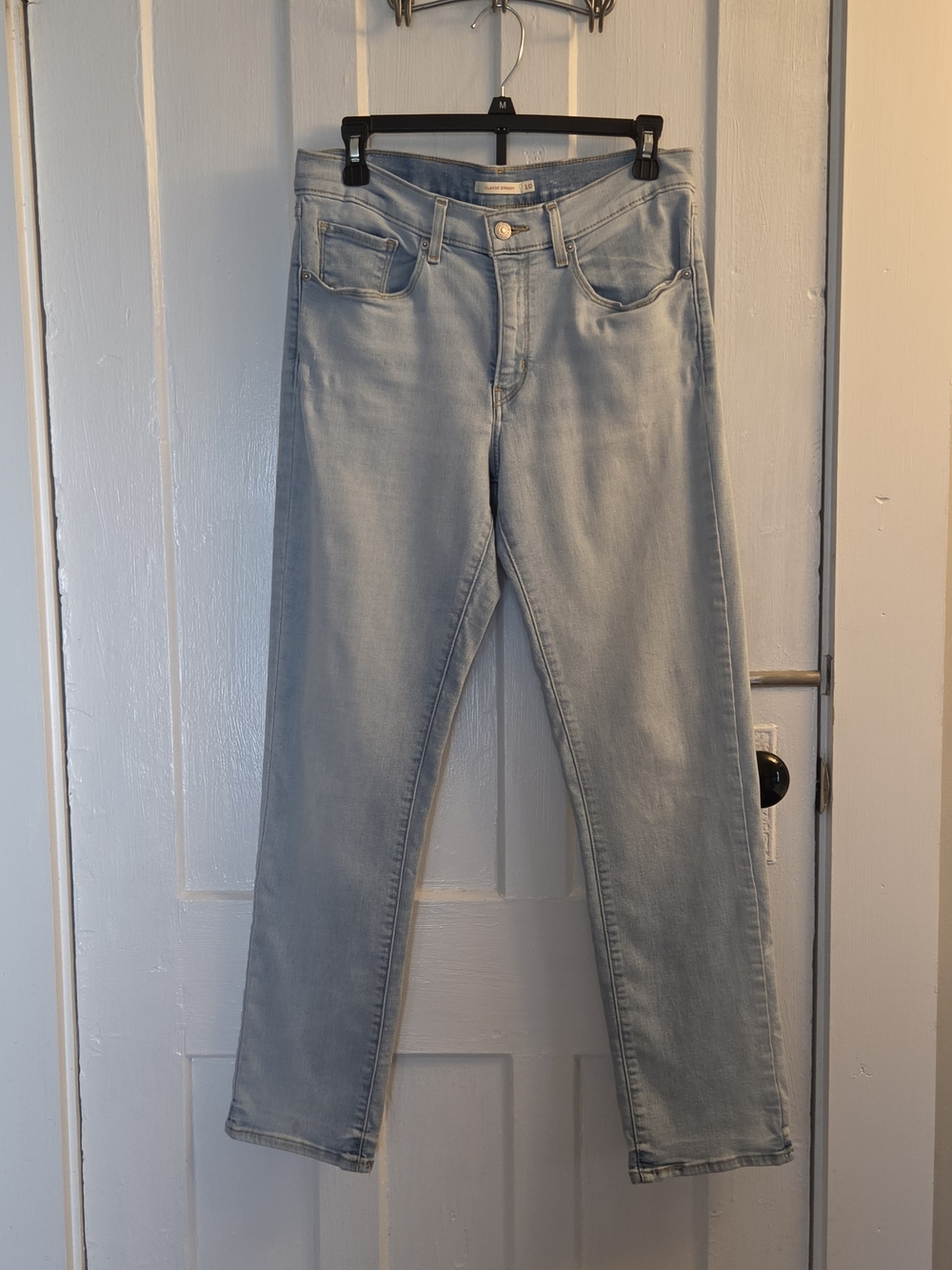Light Blue Levi's Women’s Mid-Rise Straight Jeans